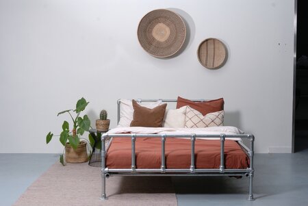 Tweepersoonsbed staal