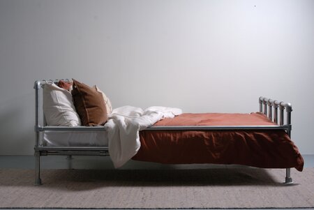 Tweepersoonsbed staal