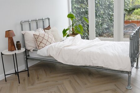 Eenpersoonsbed staal